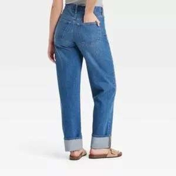 Universal Thread Cuffed Mid Rise 90s Baggy Jeans Womens Sz 10 Dark Wash Blue NEW - Picture 2 of 13